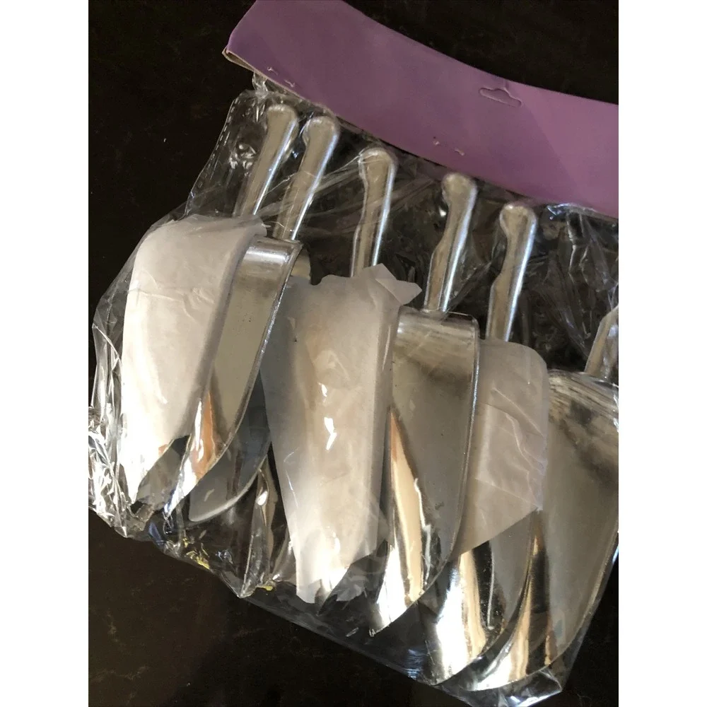 6 Silver Plastic 6